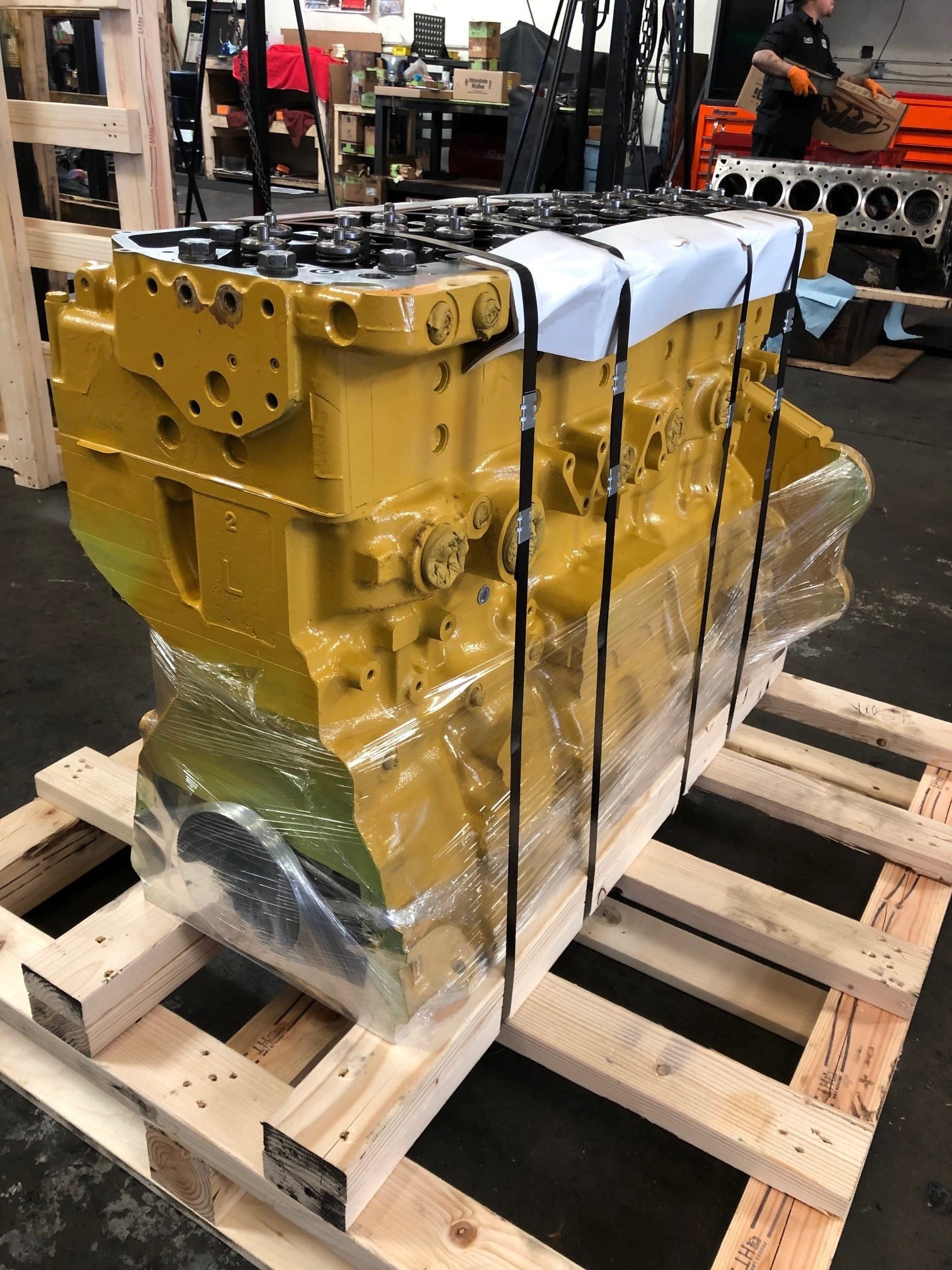 Caterpillar C12 Remanufactured Diesel Engine