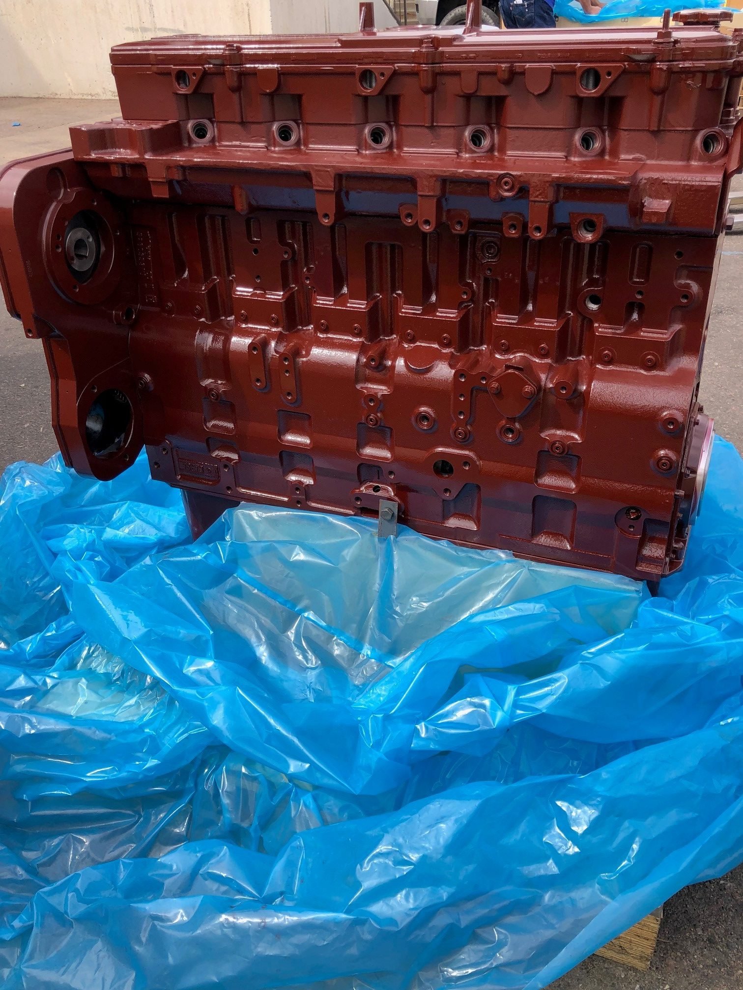 Cummins ISC 8.3 L -330 HP Long Block Diesel Engine